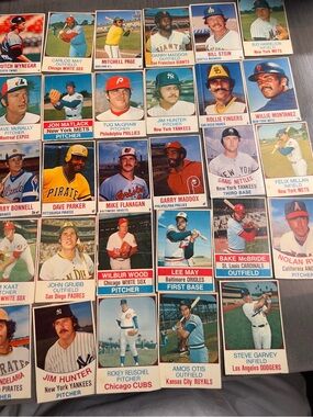 Lot Of 29 Vintage Baseball Cards - Nolan Ryan,Jon Matlack,Jim Hunter MLB